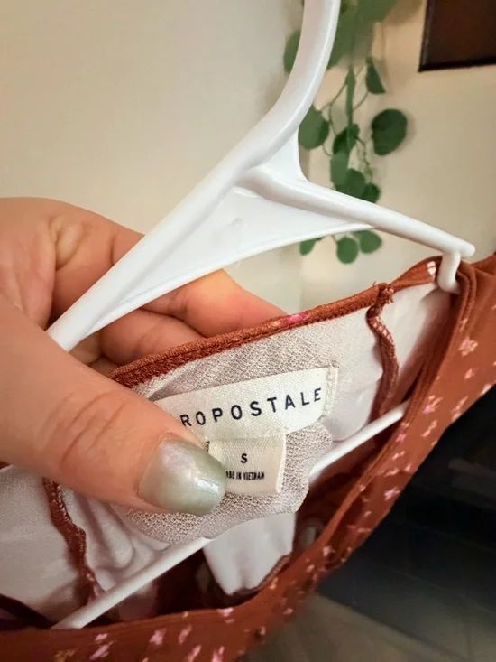 Aeropostale Rust Floral Scoop-Neck Tiered Mini Dress with Pink Accents - Picture 3 of 4